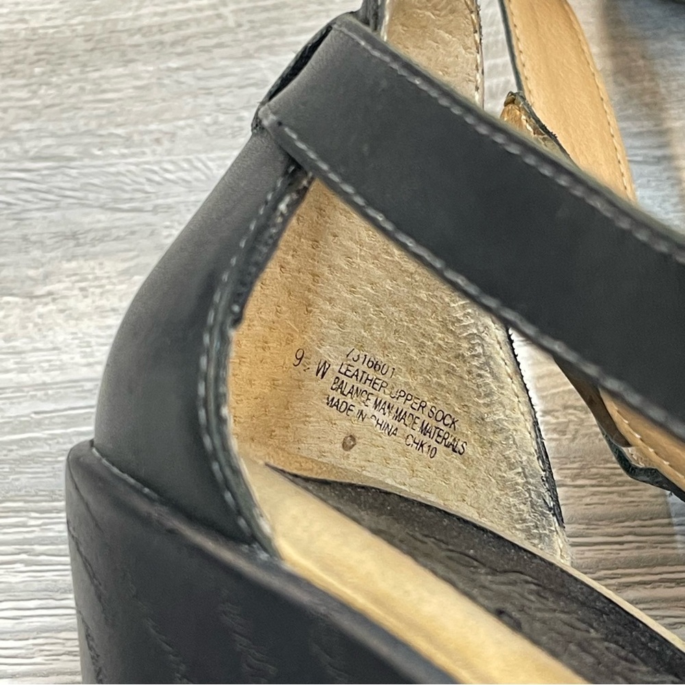 Black Leather Wedge Sandals Pillowtop Comfort Strappy Buckle 9.5W - Picture 9 of 10